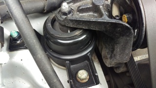 Замена опоры двигателя Kia Mentor  в Жуковском